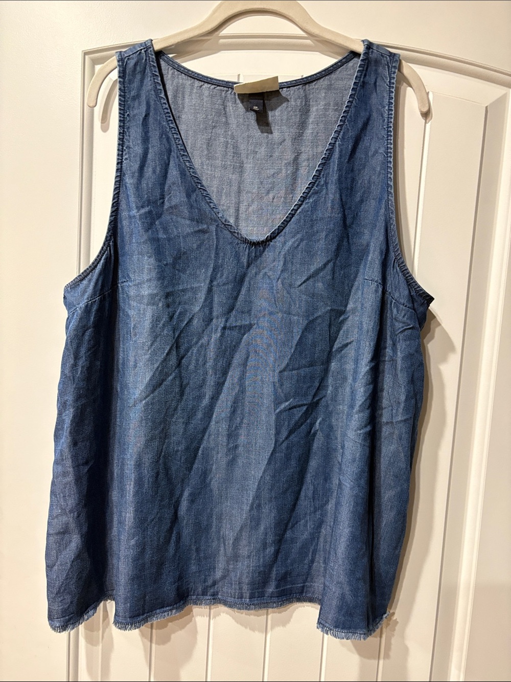 Universal Thread Blue Sleeveless V-Neck Denim-Style Tank
